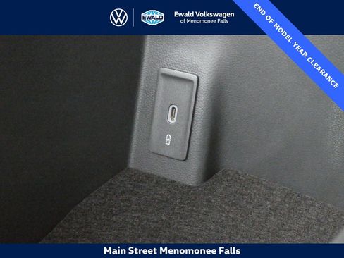 Certified 2025 Volkswagen Atlas SEL image 25