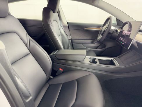 Used 2023 Tesla Model 3 Standard Range image 23