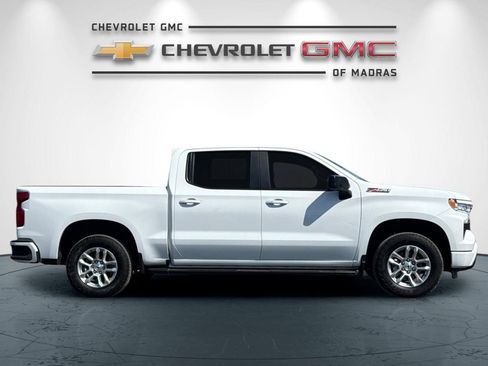 Used 2024 Chevrolet Silverado 1500 RST w/ Convenience Package II AWD/4WD image 2