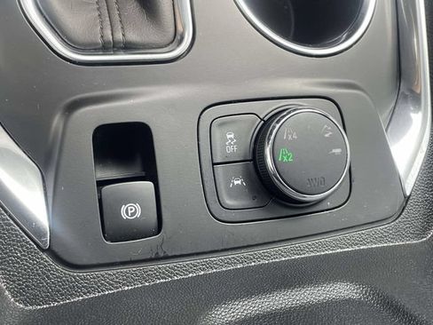 Used 2020 Chevrolet Traverse Premier AWD/4WD image 23