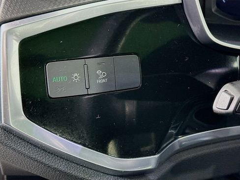 Used 2023 Audi Q3 2.0T Premium image 11