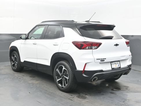 Used 2021 Chevrolet TrailBlazer RS w/ Sun and Liftgate Package FWD image 6