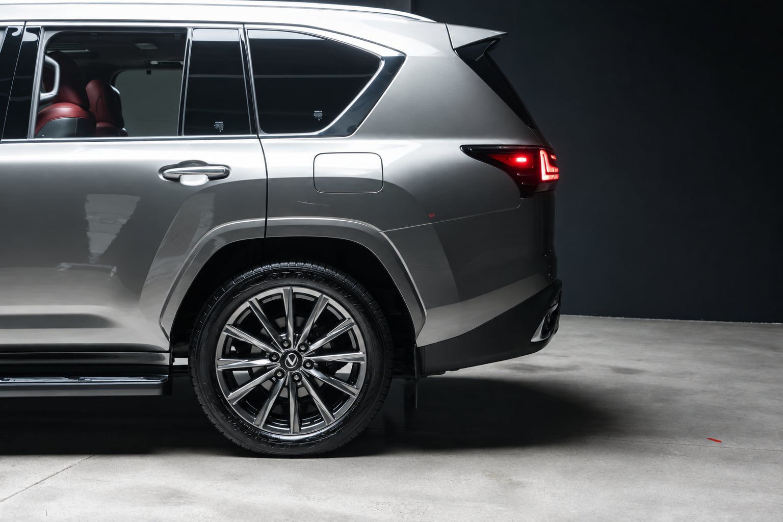 Used 2024 Lexus LX 600 F Sport AWD/4WD image 11