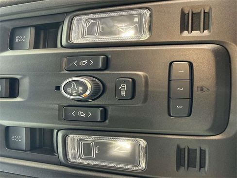 Used 2022 Cadillac Escalade ESV Premium Luxury image 22