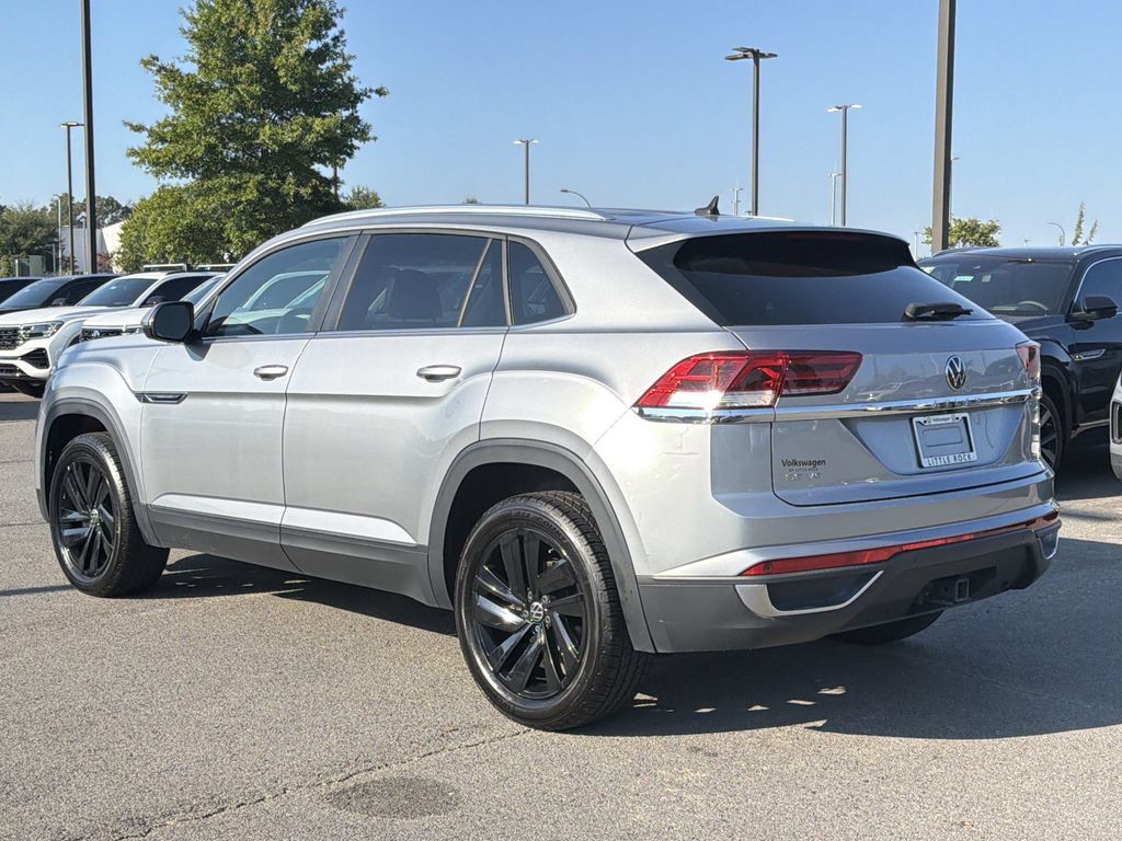 Used 2023 Volkswagen Atlas Cross Sport SE FWD image 3