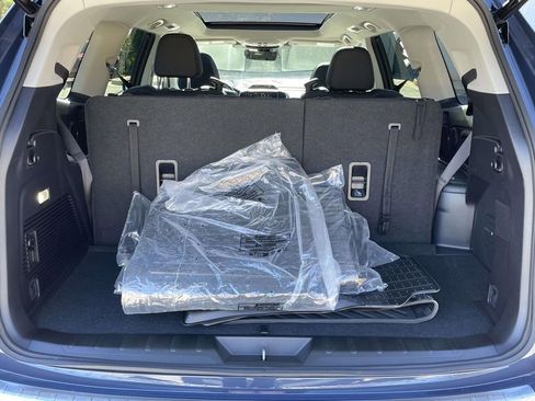 Certified 2025 Subaru Ascent Limited w/ Popular Package #1 image 10