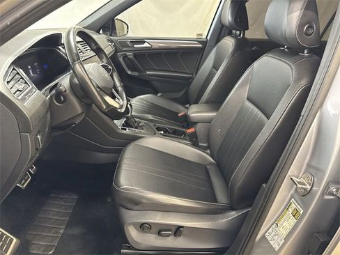 Used 2022 Volkswagen Tiguan SE R-Line image 10