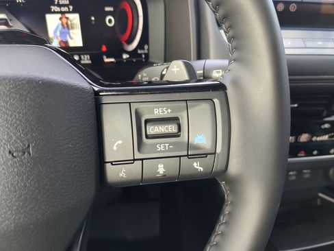 Used 2025 Nissan Rogue SL w/ Tech Package image 20