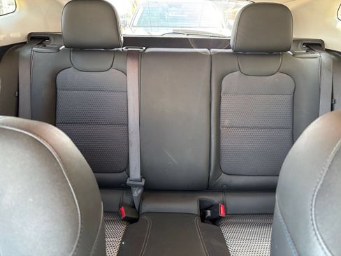 Used 2025 Chevrolet Trax LT FWD image 36
