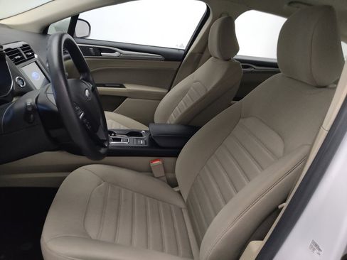 Used 2020 Ford Fusion SE FWD image 17