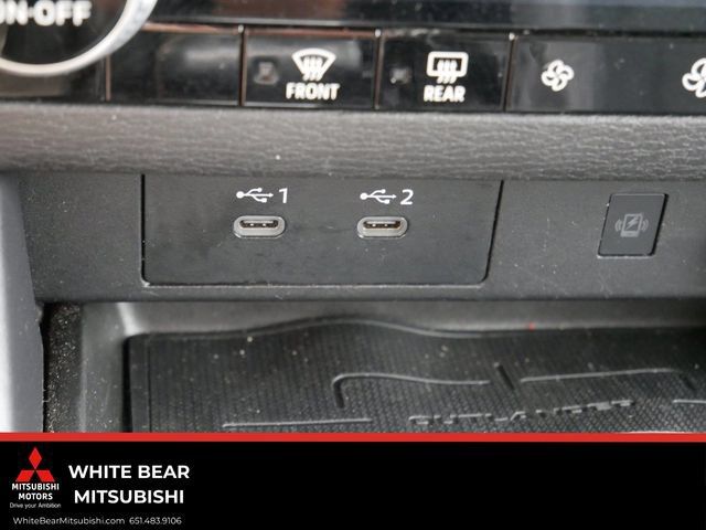 Used 2025 Mitsubishi Outlander SE AWD/4WD image 25