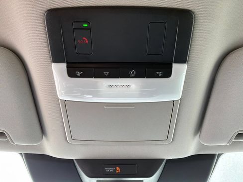 Used 2025 Nissan Pathfinder SV FWD image 17