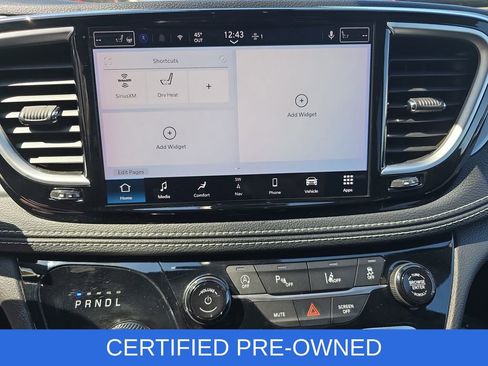 Used 2025 Chrysler Pacifica Limited FWD image 20