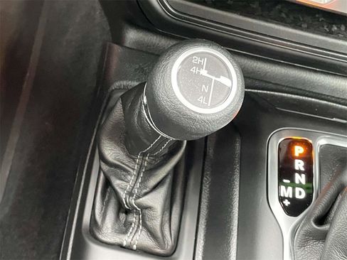 New 2025 Jeep Gladiator Sport image 21