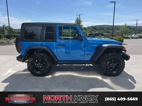 Used 2025 Jeep Wrangler Sport AWD/4WD image 16