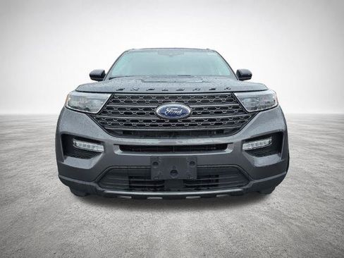 Certified 2023 Ford Explorer XLT w/ Equipment Group 202A AWD/4WD image 3