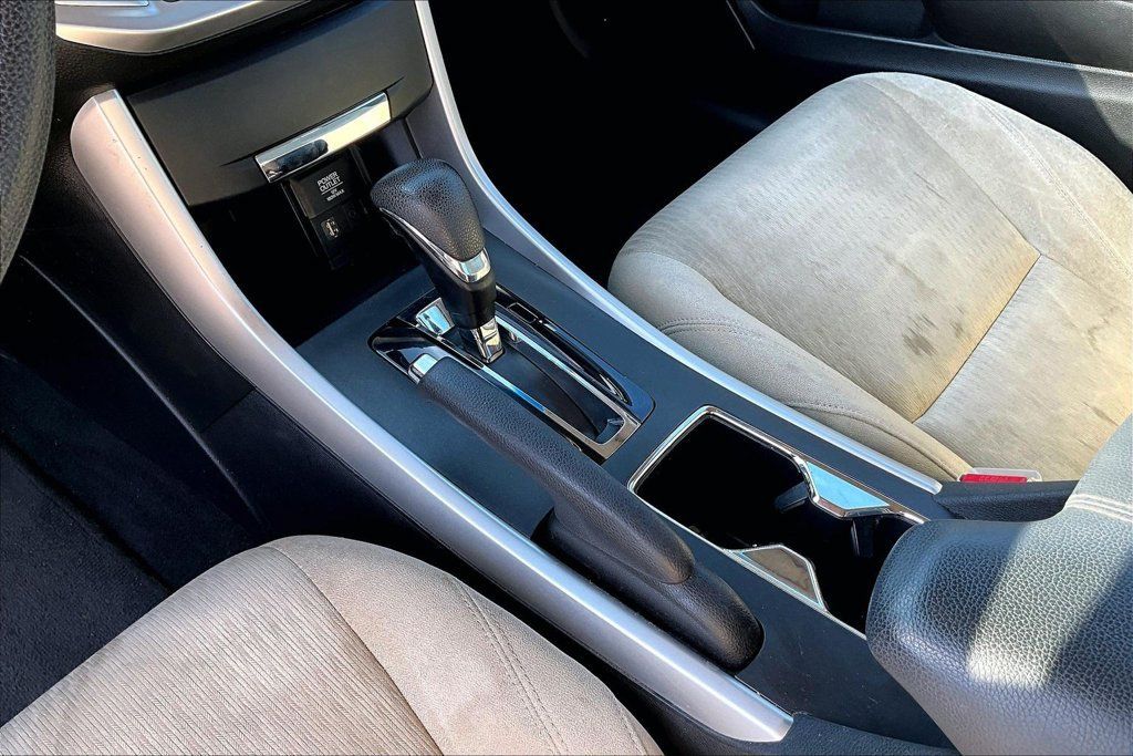 Used 2013 Honda Accord EX image 16