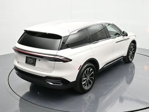 New 2026 Lincoln Nautilus Premier AWD/4WD image 38