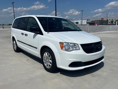 Used 2014 RAM C/V Tradesman FWD image 3