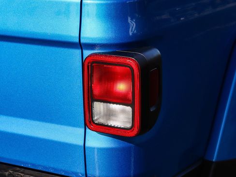 Used 2023 Jeep Gladiator Mojave w/ Trailer Tow Package image 11