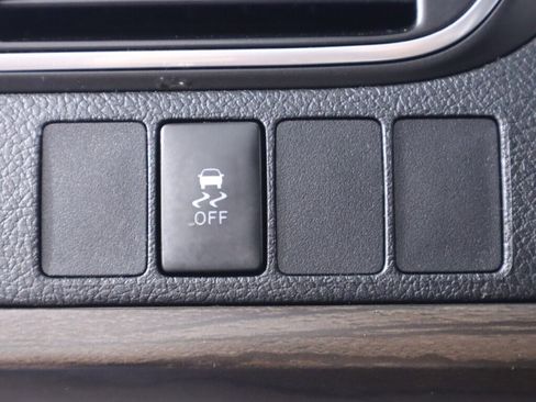 Used 2016 Toyota Camry XLE FWD image 10