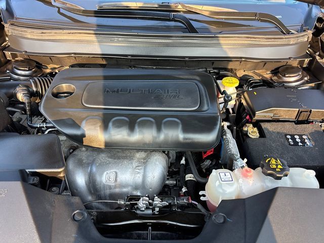 Used 2020 Jeep Cherokee Latitude Plus w/ Comfort/Convenience Group AWD/4WD image 30