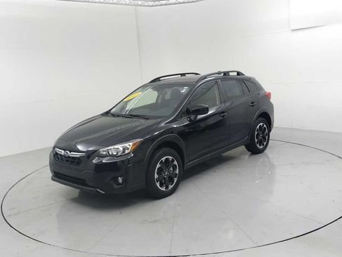 Certified 2023 Subaru Crosstrek 2.0i Premium image 3