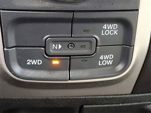 Used 2019 RAM 1500 Classic SLT image 17