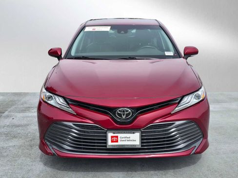 Used 2018 Toyota Camry XLE image 8