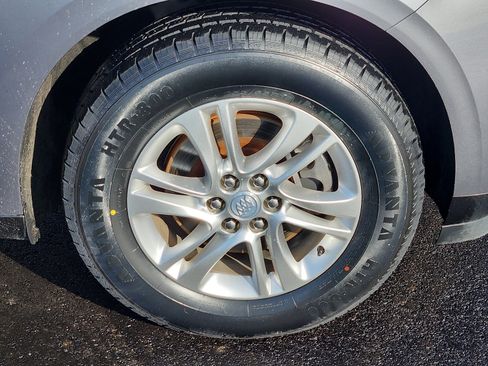 Used 2019 Buick Enclave Essence image 8