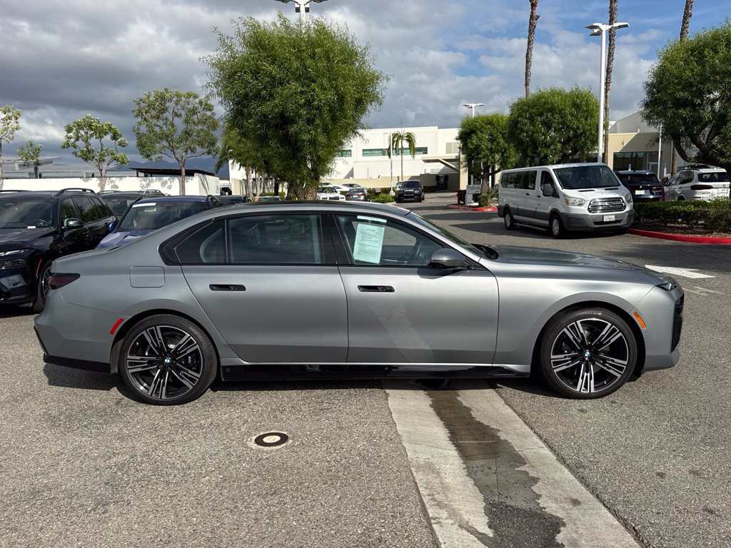 Certified 2024 BMW i7 xDrive60 AWD/4WD image 7