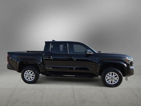 Used 2025 Toyota Tacoma SR RWD image 9