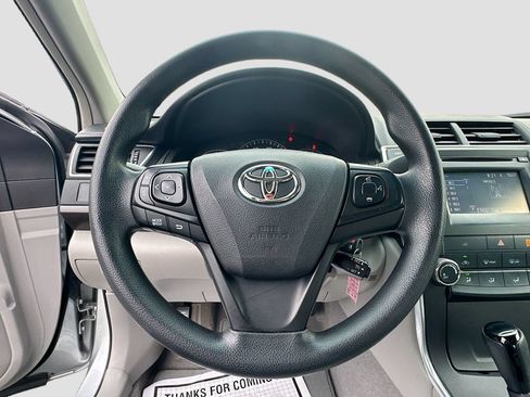 Used 2015 Toyota Camry LE FWD image 11