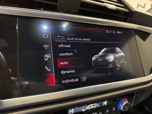 Used 2022 Audi Q3 2.0T Premium image 18