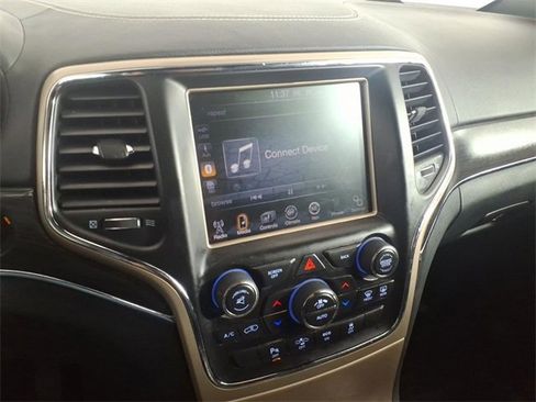 Used 2015 Jeep Grand Cherokee Overland w/ Advanced Technology Group image 19