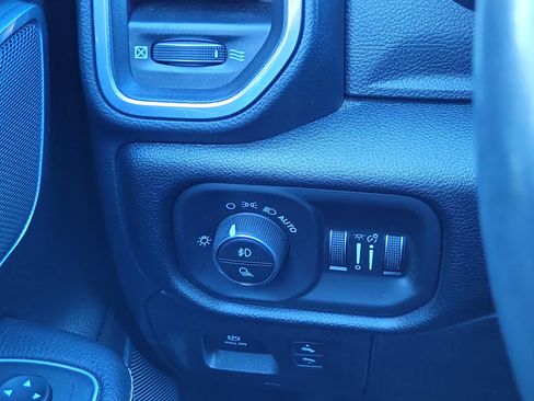 Used 2022 RAM 1500 Laramie image 12