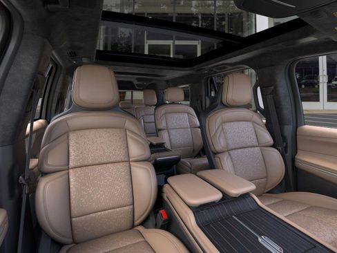 New 2025 Lincoln Navigator L Black Label image 10
