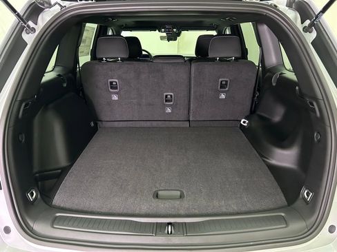 New 2025 Jeep Grand Cherokee Laredo X image 11