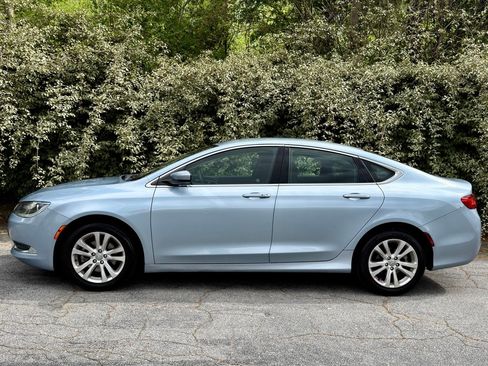 Used 2015 Chrysler 200 Limited image 1