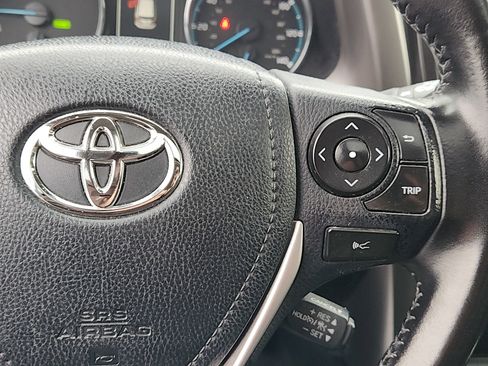Used 2017 Toyota RAV4 Limited image 19