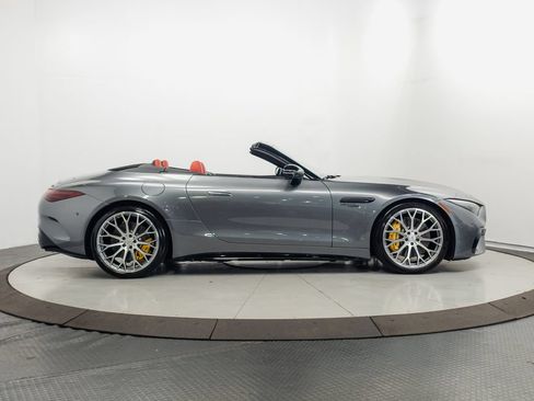 Used 2022 Mercedes-Benz SL 63 AMG 4MATIC w/ Driver Assistance Package image 35