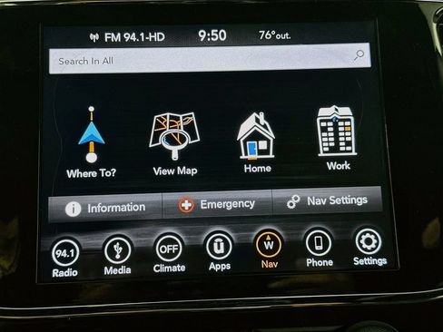 Used 2019 Jeep Grand Cherokee Laredo w/ 18" Wheel & 8.4" Radio Group AWD/4WD image 19