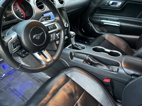 Used 2021 Ford Mustang Premium image 9