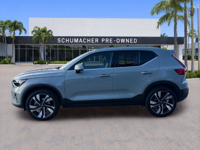 Certified 2025 Volvo XC40 B5 Ultra AWD/4WD image 4
