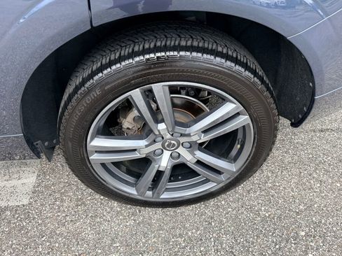 Used 2018 Volvo XC60 T5 Momentum w/ Convenience Package image 9