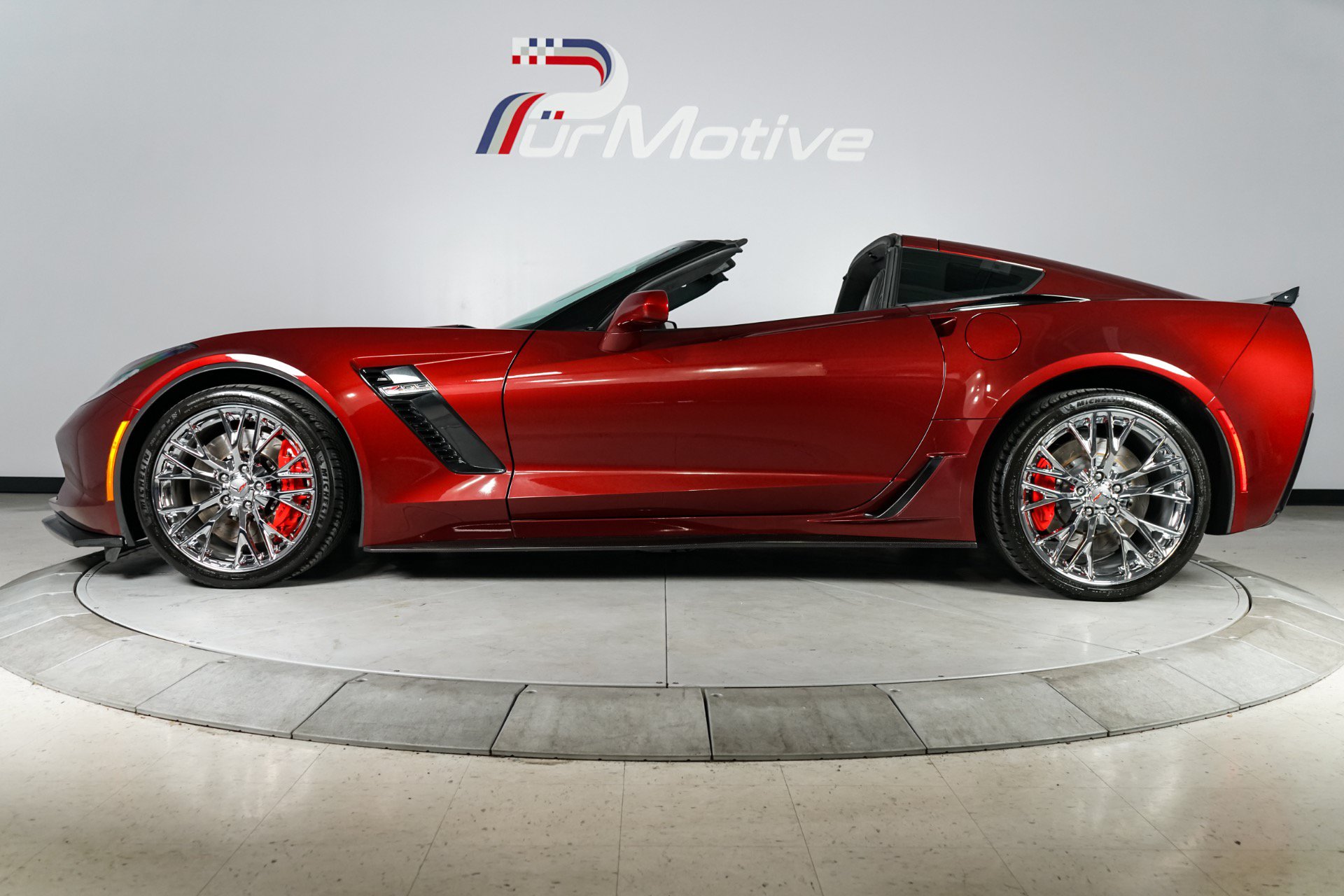Used 2016 Chevrolet Corvette Z06 w/ 3LZ Preferred Equipment Group RWD image 3