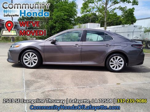 Used 2023 Toyota Camry LE FWD image 4
