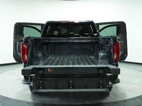 Used 2025 GMC Sierra 1500 SLT AWD/4WD image 15