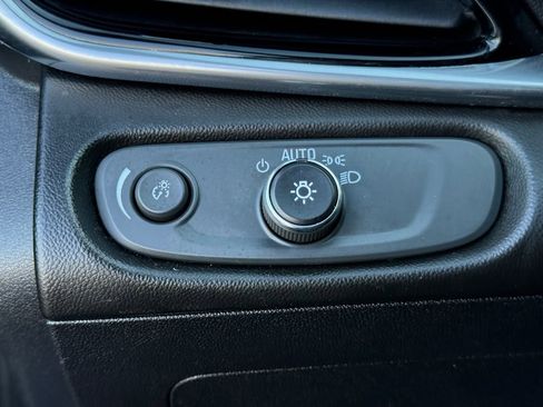 Used 2017 Chevrolet Volt Premier w/ Driver Confidence II Package image 20