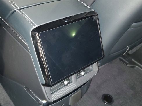 New 2026 Cadillac Vistiq Luxury image 13